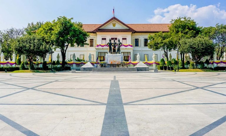 หอกลางเวียง (Chiang Mai Cultural Centre)